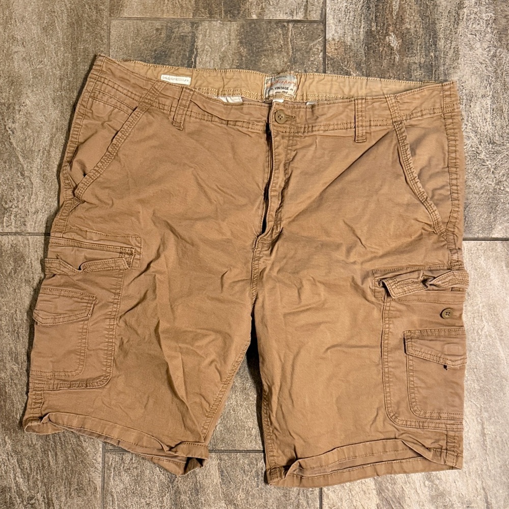 Men's Tan Cargo Shorts